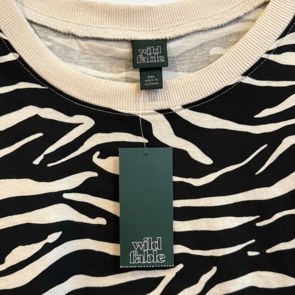 WILD FABLE Raw Hem Boxy Cut Tee Zebra Print Cotton Edgy Fun Transitional Trendy - Picture 3 of 11